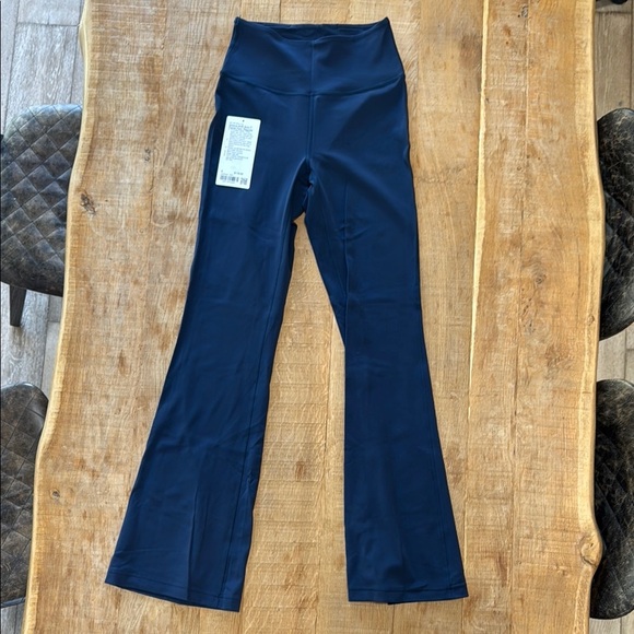 🔥🔥🔥Lululemon Navy Activewear Pants - Picture 1 of 4